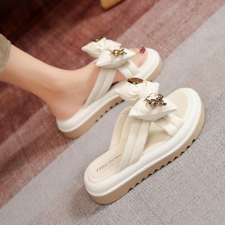Summer cool slippers women's outer wear 2025 new high-end bow muffin thick bottom comfortable fairy style slippers woman