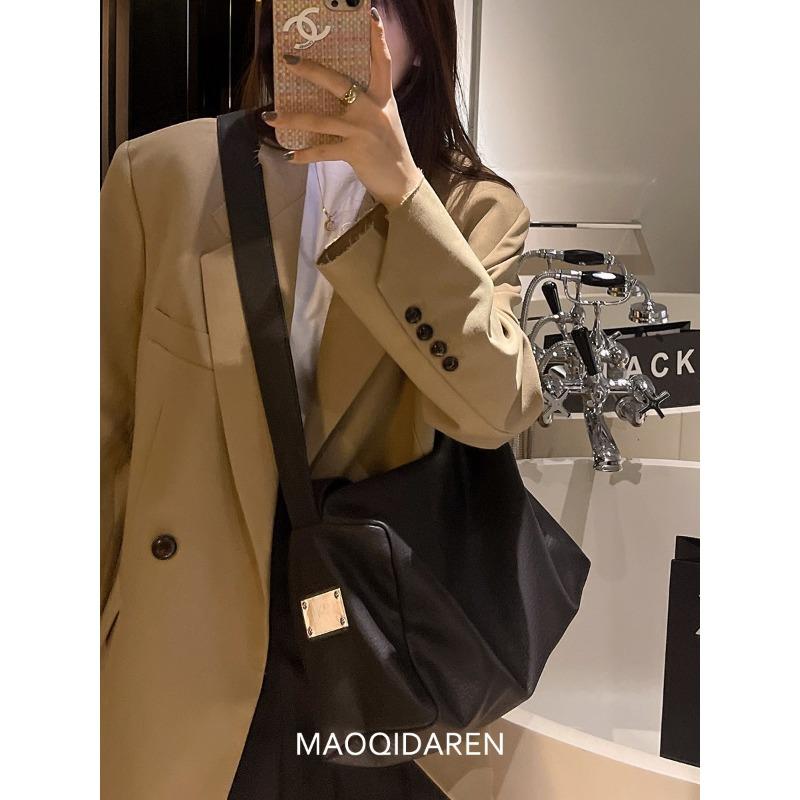 

2 New soft leather large-capacity tote bag spring and summer bag women s shoulder bag messenger bag daily matching чёрный