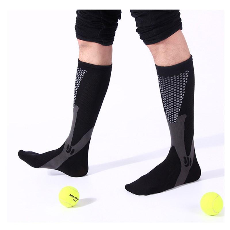 Breathable Compression Running & Aerobics Socks: Sweat-Absorbent, Gradient Pressure Calf Socks