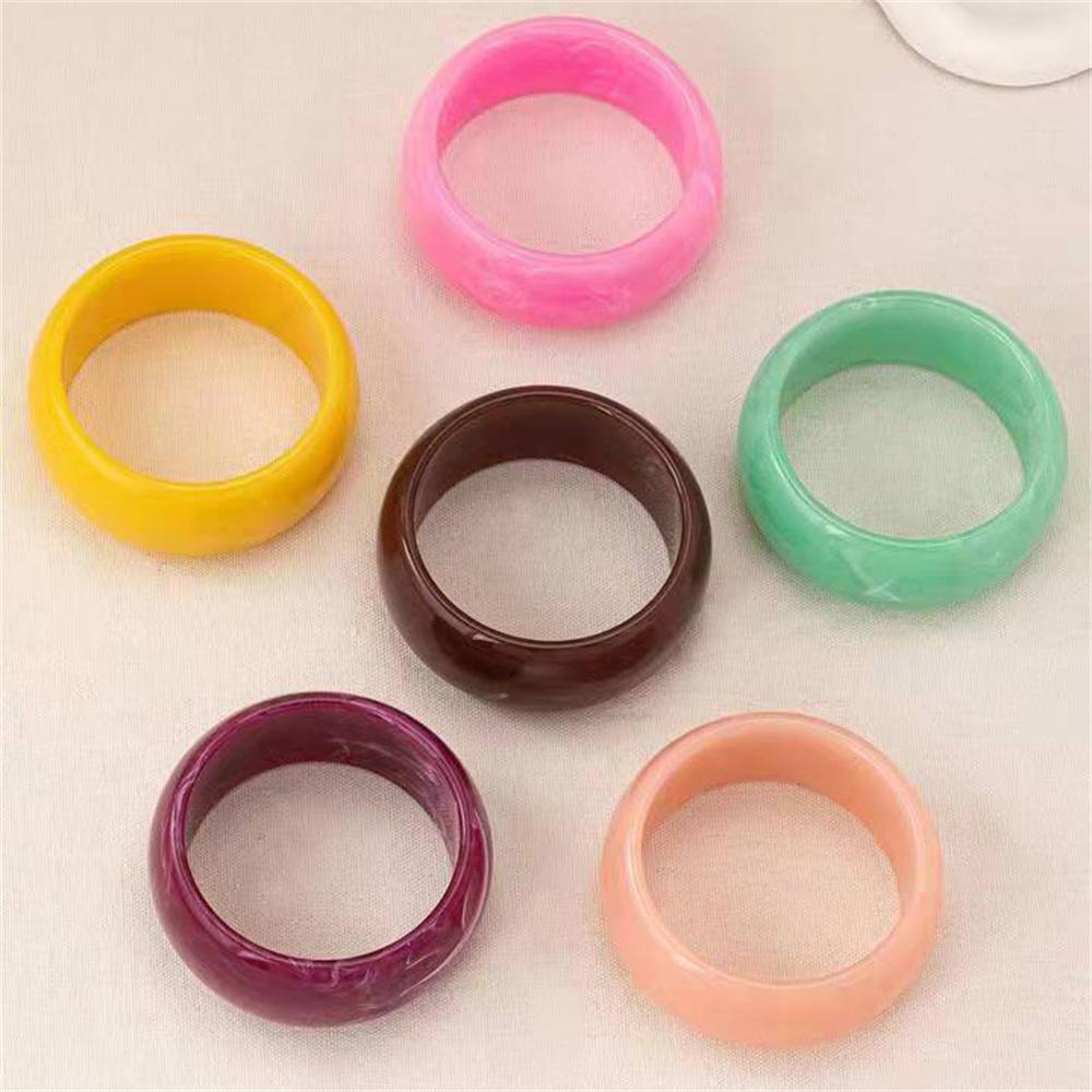 Cooles übertriebenes gelee-farbenes dynamisches Acryl 34MM breites Armband aus umweltfreundlichem Harz runder Armreif