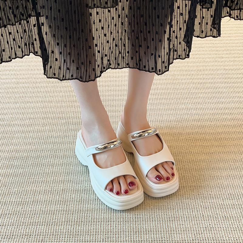 Thick-soled slippers women's summer new light luxury 2025 women's shoes cool slippers wear retro open-toed muffin bottom slippers women