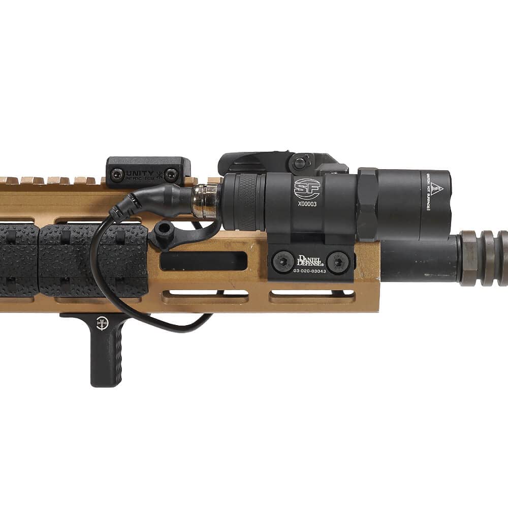 Daniel Defense Replica Weapon Light Mount for M300, M600, and MODLITE Cloud Defensive Handguards (Black)