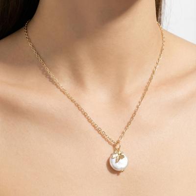 Fashion Temperament Pearl Butterfly Necklace Tide, Light Luxury Niche Design Sense Cold Wind Simple Collarbone Chain