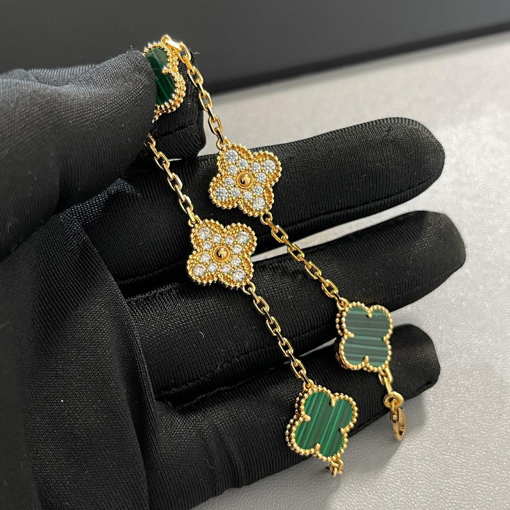 Gold Four-Leaf Clover & Five-Flower Pendant Necklace, 18K Plated, Elegant Gift for Her