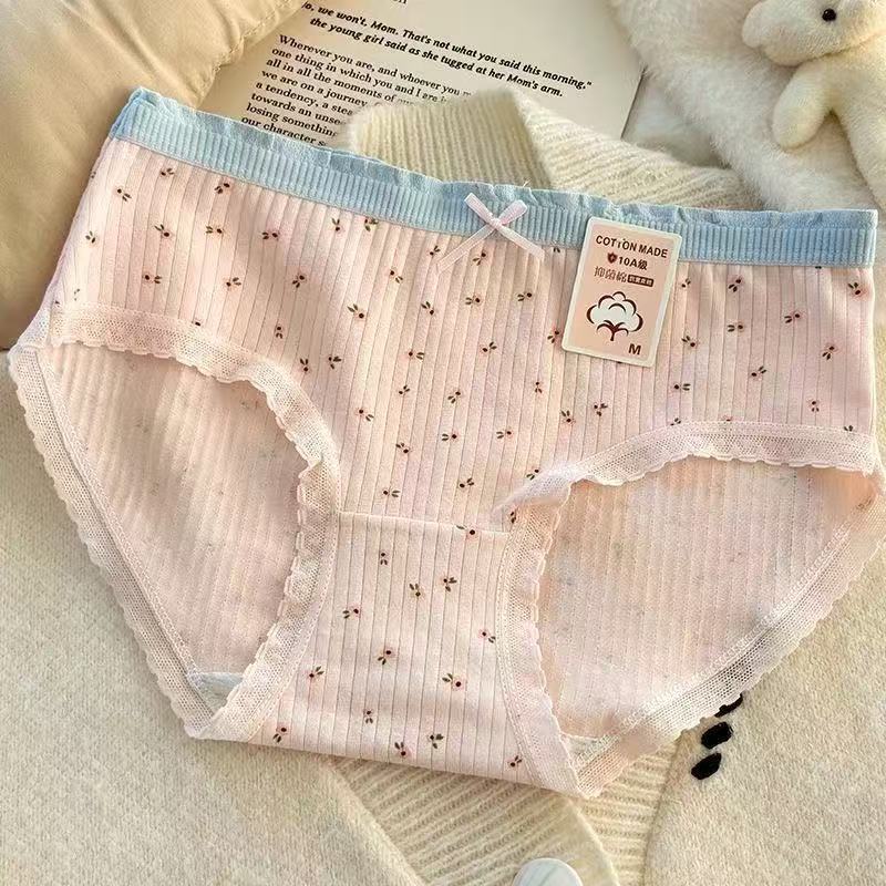 Женские Весенние и Осенние Милые Цветочные Хлопковые Антибактериальные Удобные для Кожи Дышащие Неоставляющие Следов Трусы-Слипы Средней Посадки M