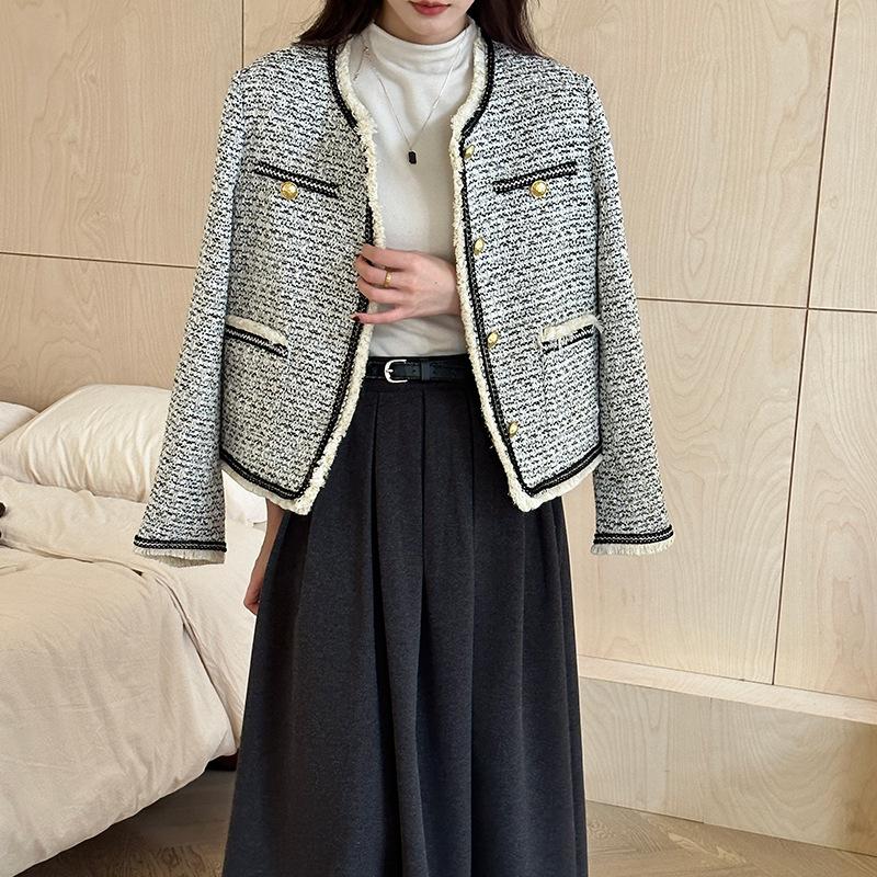 24 Autumn and Winter Temperament Pulled Small Fragrant Jacket Women's Gold Buckle Round Neck Small Tweed Short Top
