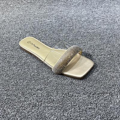 European and American Fashion Diamond Studded Women's Shoes 2024 Summer New Versatile Everyday Flat Bottom Lightweight Slippers