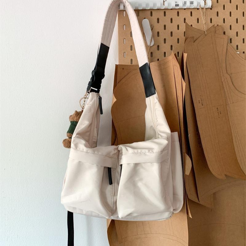 Casual nylon messenger bag large capacity neutral new shoulder bag fashionable versatile commuter dumpling bag