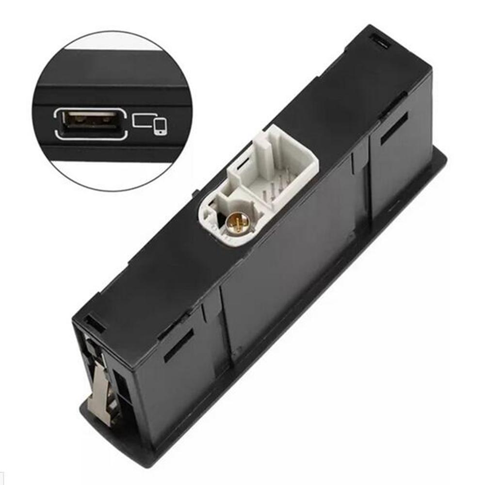 Midtkonsoll USB-kontakt For Mercedes Benz 1728202100