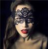 Verführerisches Dessous- und Accessoire-Set: Kopfschmuck, Nippelpasties, Vibrator, Schmuck - Verführerische Kombination