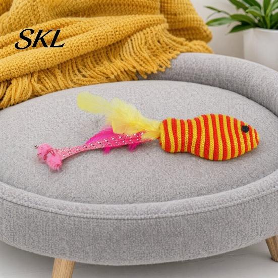 Bite-resistant Cat Toy Fish Shape Toy, Cotton Rope Lightweight with Hose Durable Feather Tassel Design, Wear-Resistant Scratch-Resistant Relieves