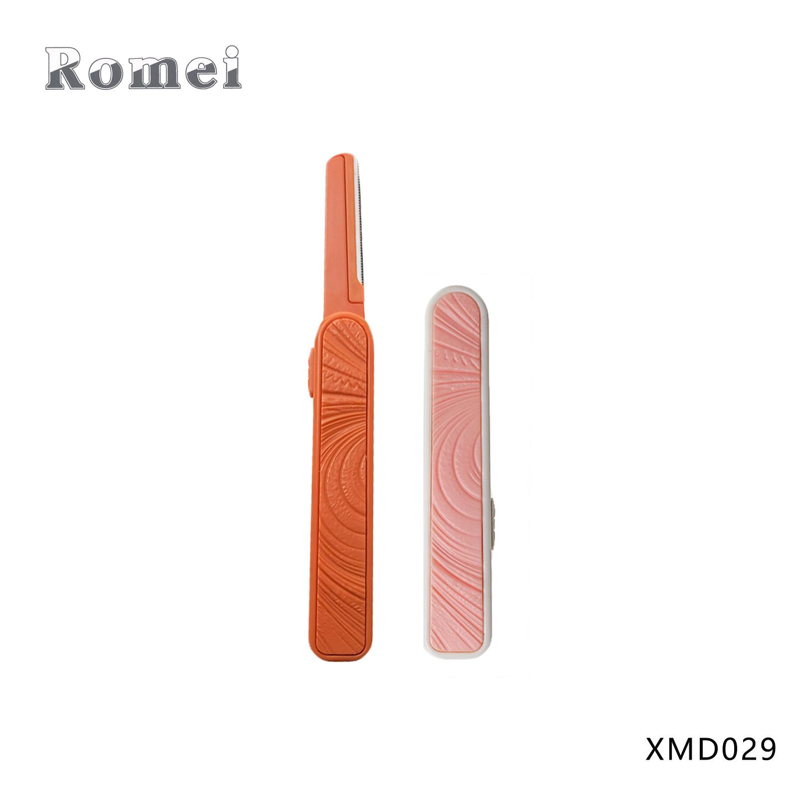 

Luo Mei Retractable Stainless Steel Eyebrow Razor and Trimmer
