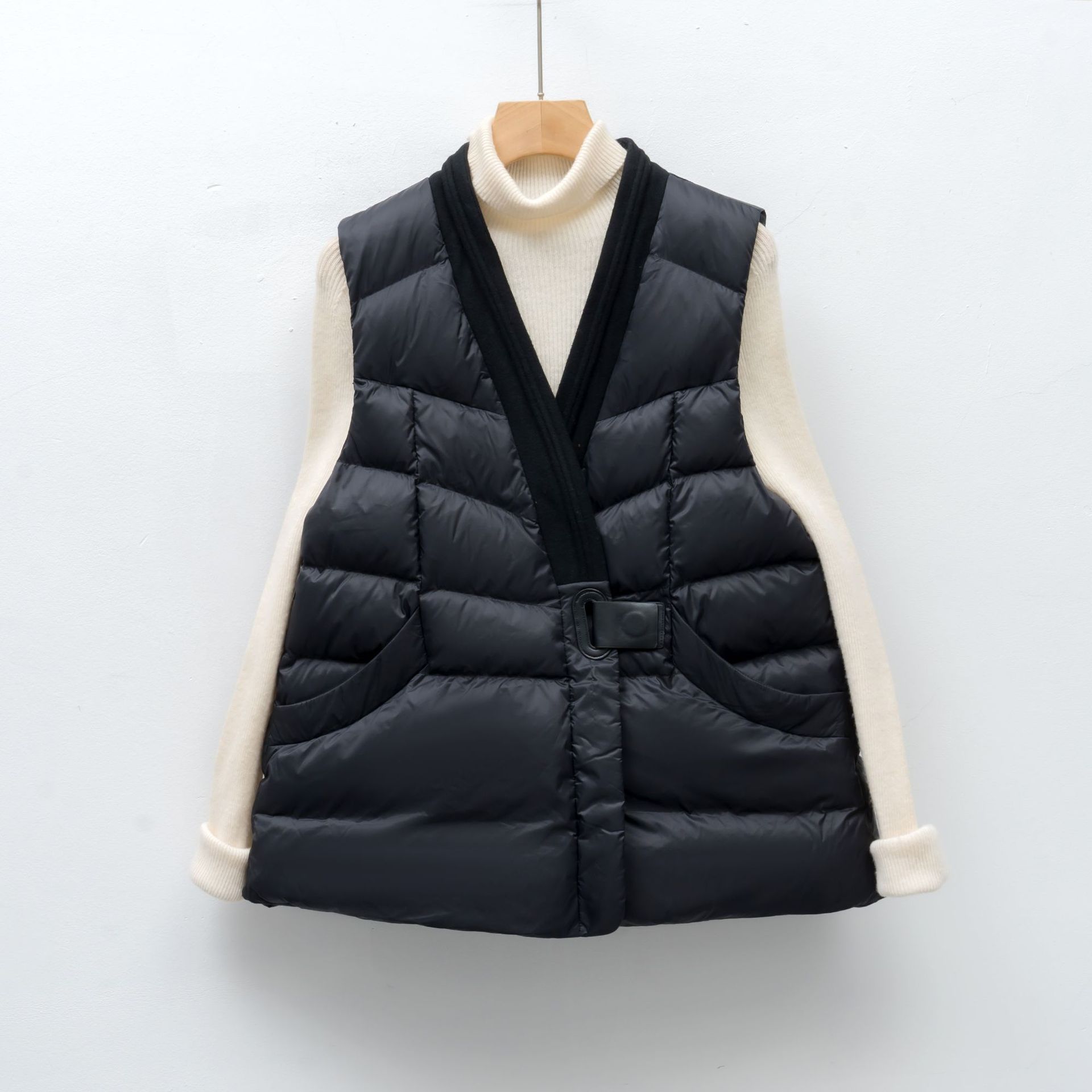 

Down vest women s autumn and winter new V-neck national style buckle casual vest shoulder jacket M