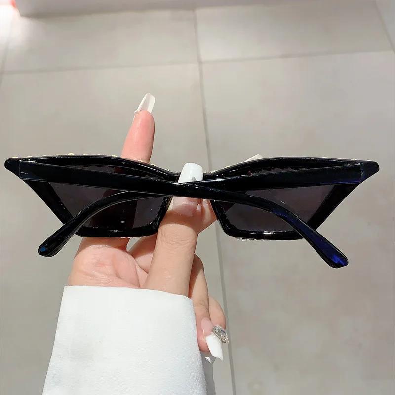 Vintage  Designer Cat Eye Diamond Sunglasses ladies For Female Luxury Sun Glasses Punk Popular Rhinestone Crystal Shades UV