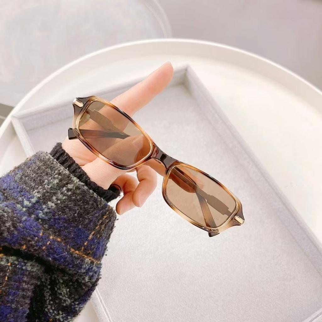 Fashion Rectangle Sunglasses Women UV400 Protection Sun Glasses for Men Holiday Travelling Stylish Shades