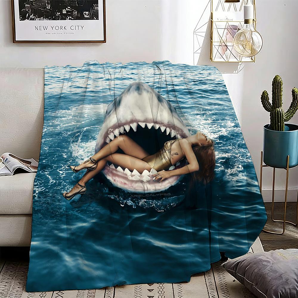 Singer Rihanna Cool Throw Lightweight 240g Flannel Blanket Soft Skin-friendly for Summer Cooling 75X95CM