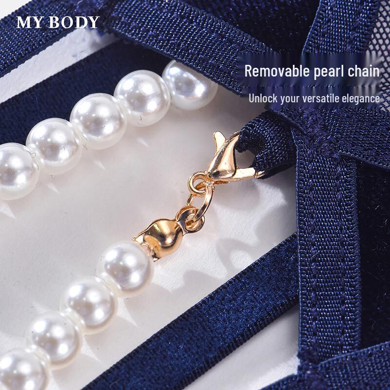 Mybody Damen Samt String mit offenem Schritt und Perlenkette