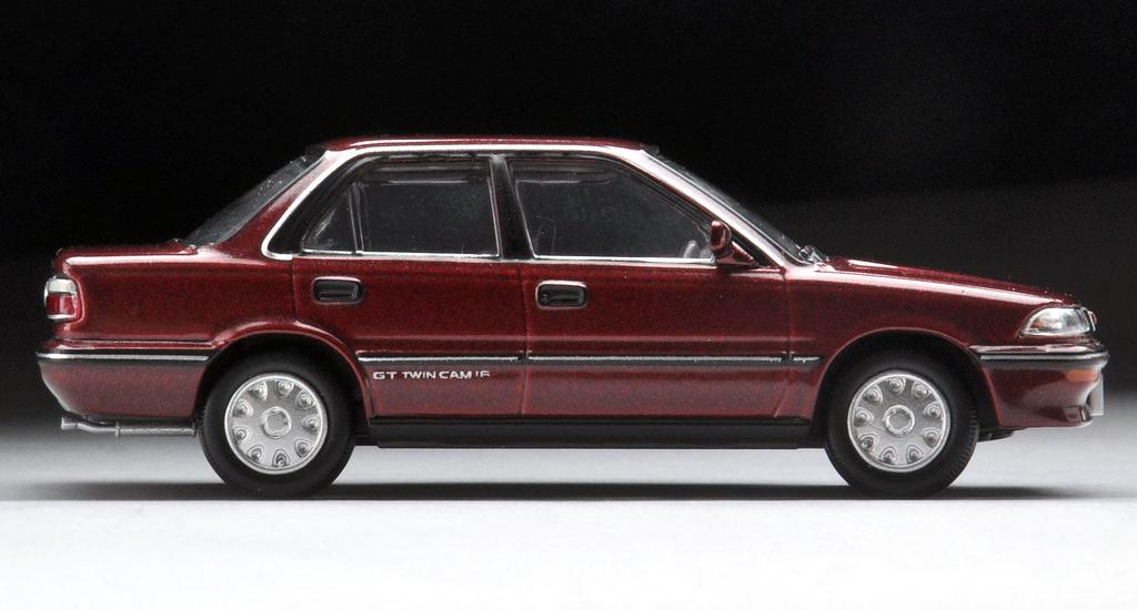 Tomica Limited Vintage Neo scale model Corolla 1600GT red 1/64 TLV-N147d (finished product)