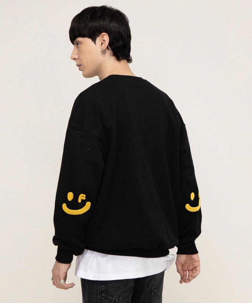GRAVER [Unisex] Elbow Boucle Embroidery Smile Drawing Sweatshirt_Black