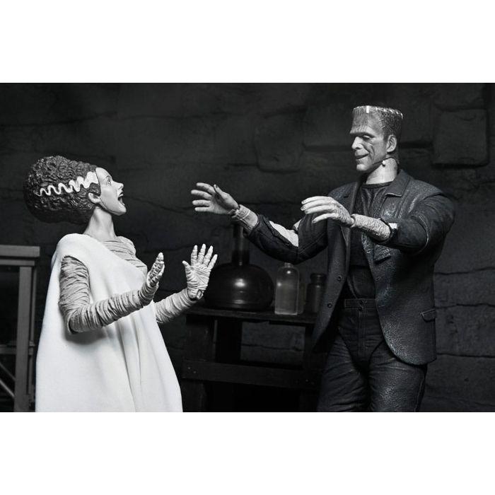 Neca - Universal Monsters - Figurine Ultimate Frankenstein's Monster (Bride of Frankenstein) (B&amp;W) 18 cm