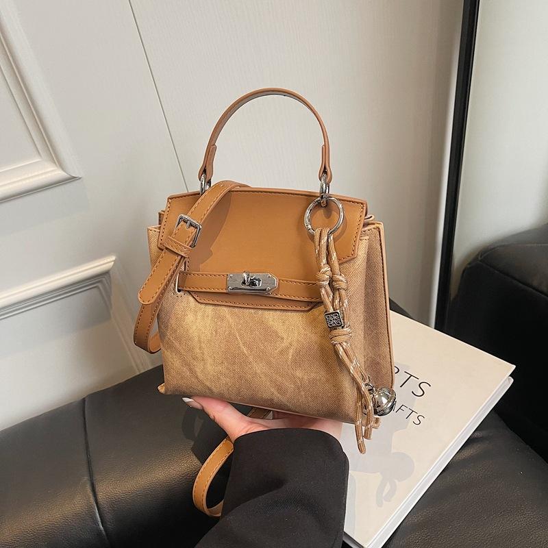 

Ретро-сумка через плечо для женщин, сумка из искусственной кожи, сумка через плечо, модная и универсальная without accessories