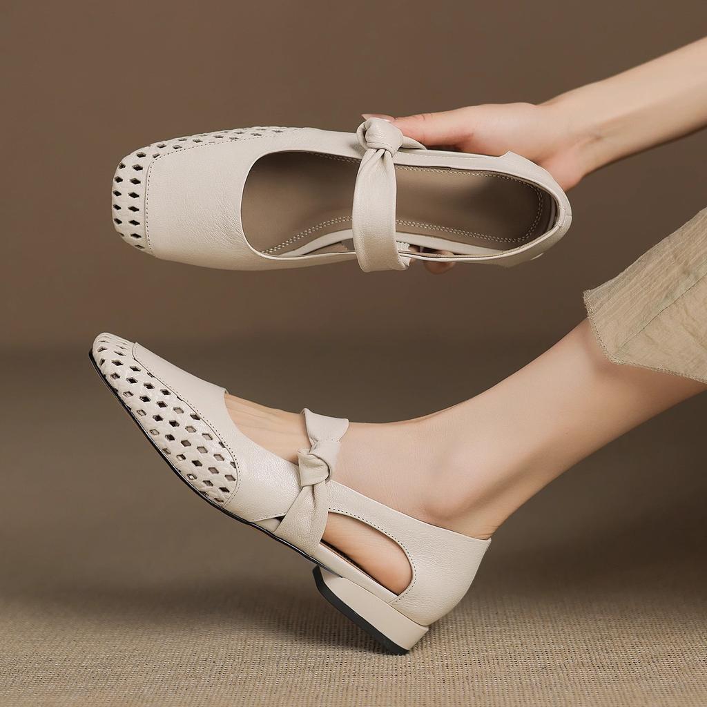 Light luxury niche retro 2025 summer new models are beautiful and not tired of high heels sandals women's bag head woven French single shoes women