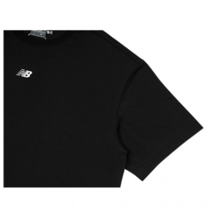 ★New Balance★ NBNEF21313 UNI Flying Boston Short Sleeve T- New Balance Uni EssenTial CenTer Logo ShorT Sleeve T shirT