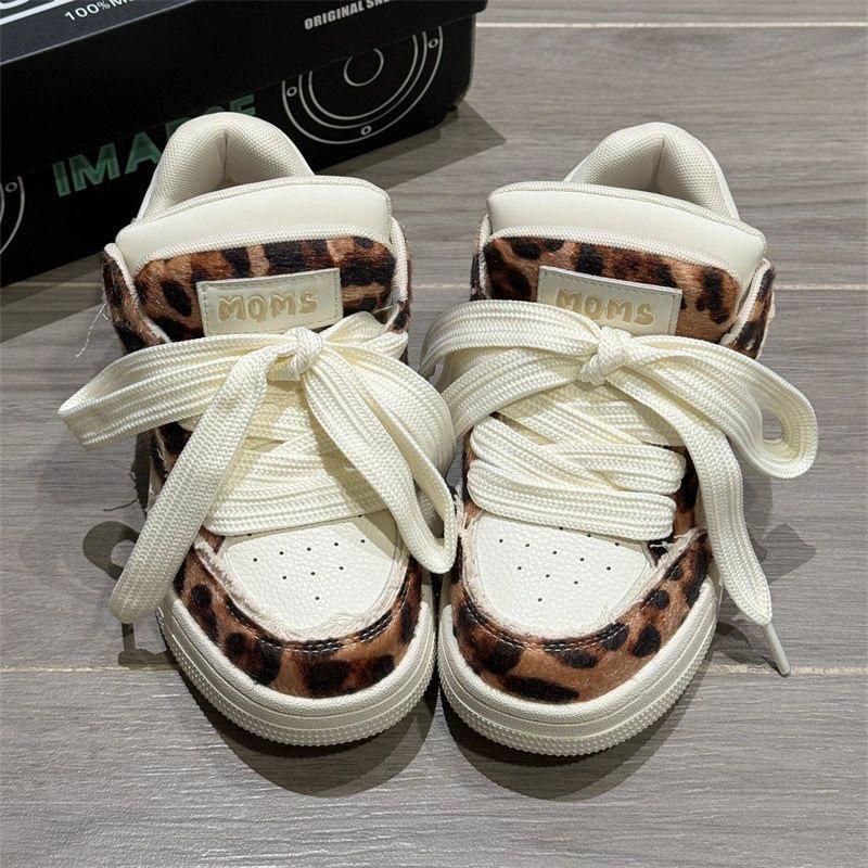 High-value aesthetic series autumn and winter new board shoes women's leopard print street fashion casual bread shoes
