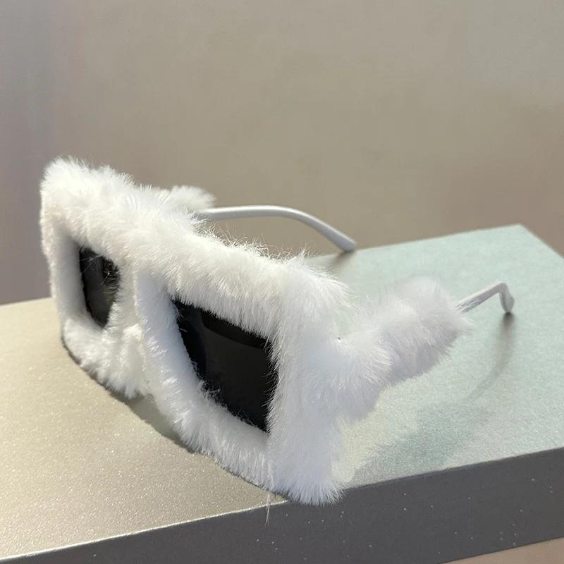 Oversized Plush Sunglasses Y2K Fluffy Square Punk Sun Glasses Trendy Novelty Decor Winter Shades for Christmas Party