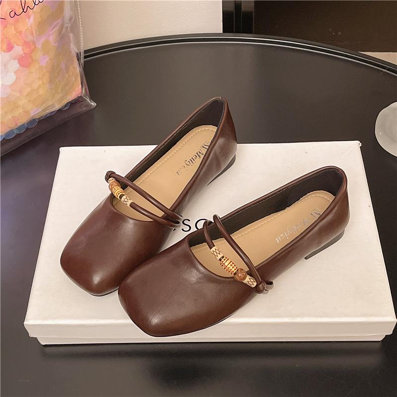 Temperament square head flat sole shoes women's 2025 new spring and autumn French retro Mary Jane small leather shoes light mouth commuter shoes