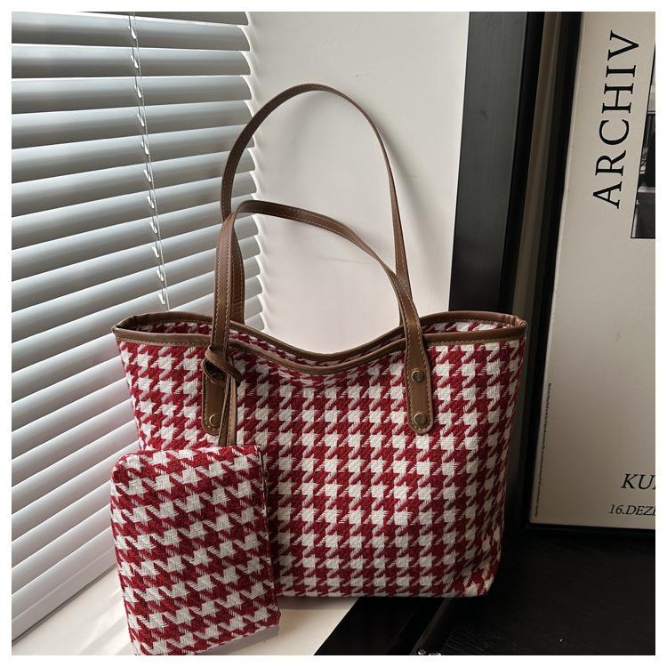 

Модная сумка-тоут, женская сумка через плечо, женская сумка большой вместимости, новая иностранная повседневная сумка для женщин, весна и лето 2025 красный