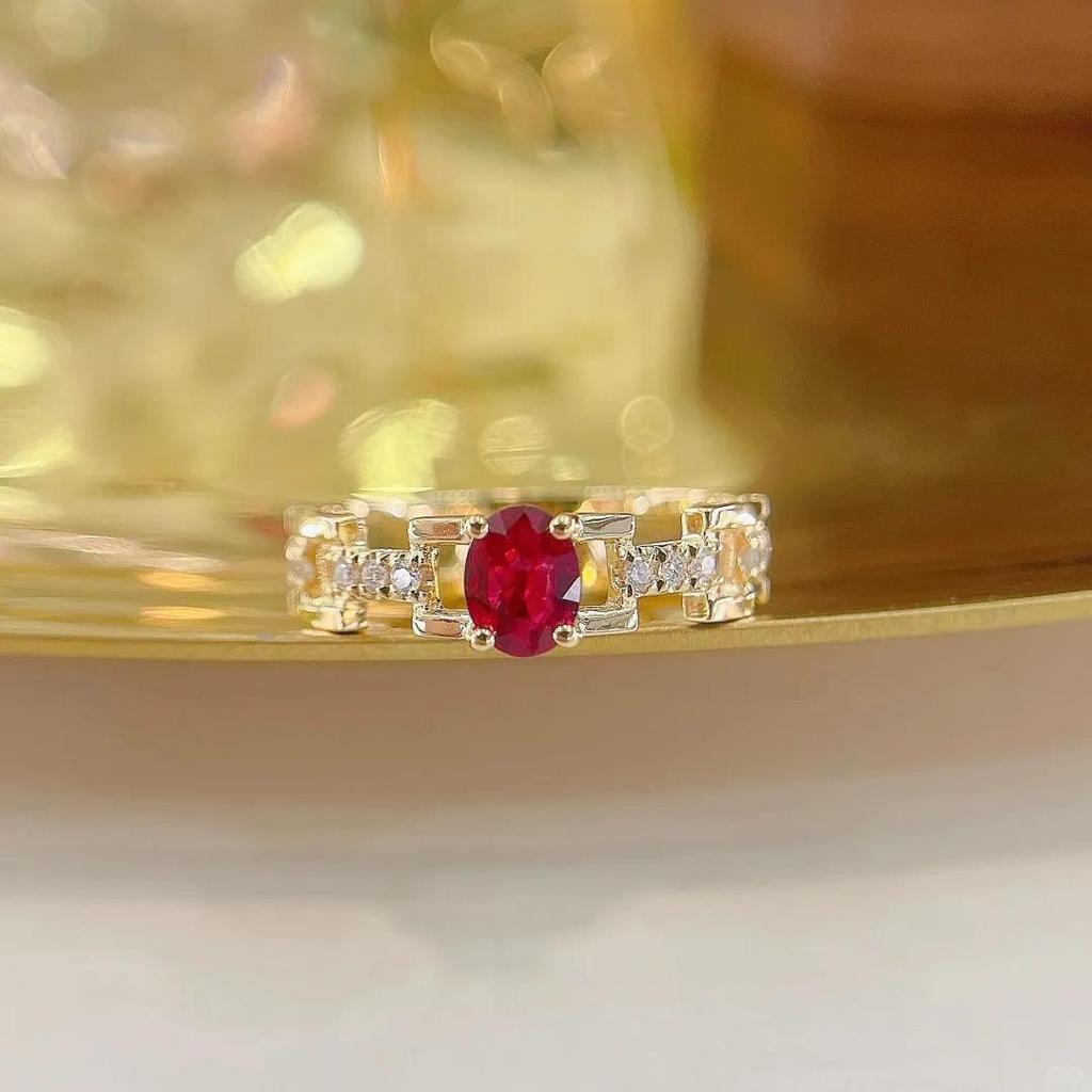 Italian French Pigeon Blood Gemstone Chain Ring - Geometric Design, Light Luxury, Versatile Style.