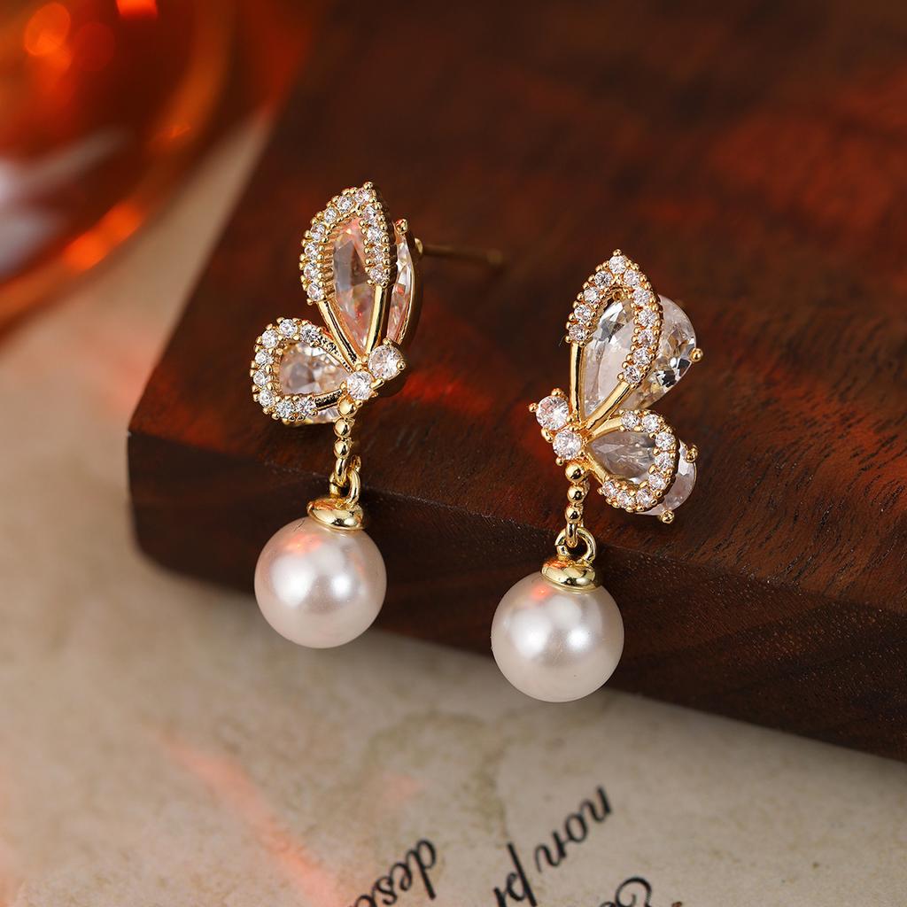 925 Silver Needle Geometric Butterfly Pearl Exquisite Wind Senior Sense Niche Versatile Earrings