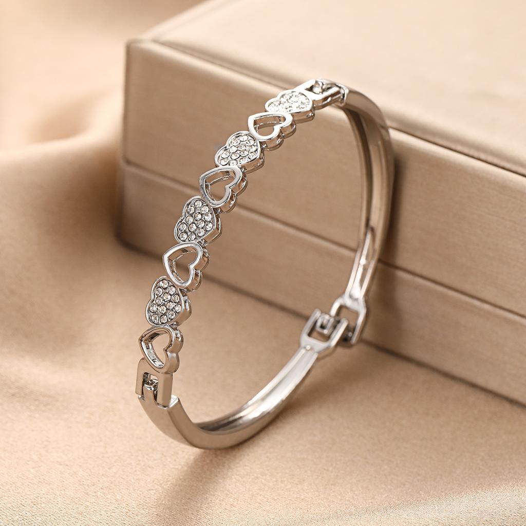 Love Diamond-encrusted Bracelet Temperament Full of Diamonds, Women Give Girlfriends Gifts, Bracelets Ins Style Fashionable and Elegant Bracelets