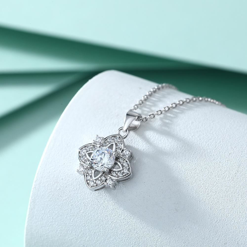 Fashion Star Zircon Rhombus Pendant 925 Sterling Silver Four-leaf Clover Necklace Women's Niche High-end Ins
