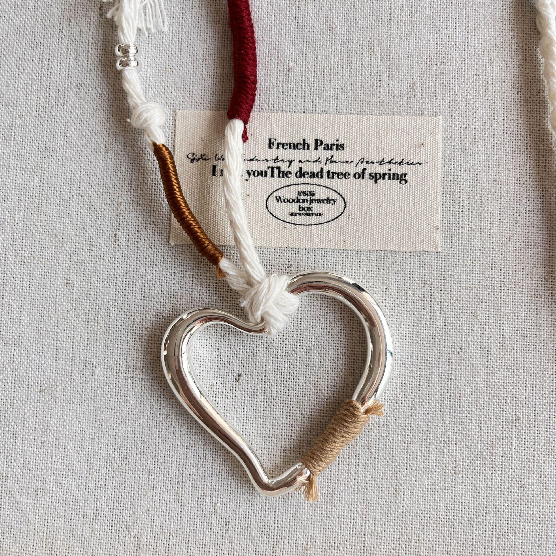 

Персонализированный кулон в виде любви для женщин, чистая ручная работа, плетеная веревка, нишевый дизайн, чувство, универсальность, высокое чувство, регулируемая цепочка для свитера