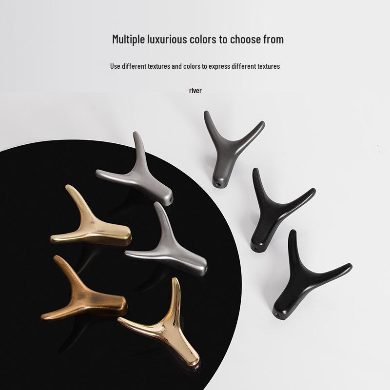 Nordic Creative Zinc Alloy Ox Horn Wall-Mounted Coat Hook for Bathroom, Kitchen, or Entryway.
