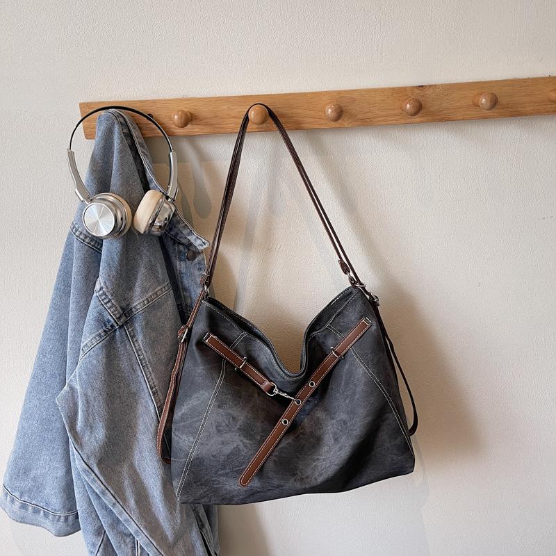 Bag Women's Large-capacity Autumn New Retro High-value Shoulder Bag Commuter Oblique Span Bag