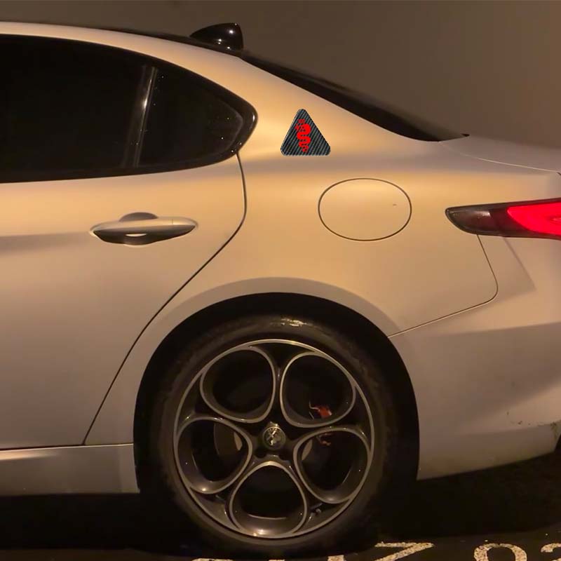 XWFF6 2Pcs Snake Logo Decal Car Side Fender Body Badge Sticker For Alfa Romeo Giulia Mito Giulietta 159 156 147 Sportiva Stelvio GT