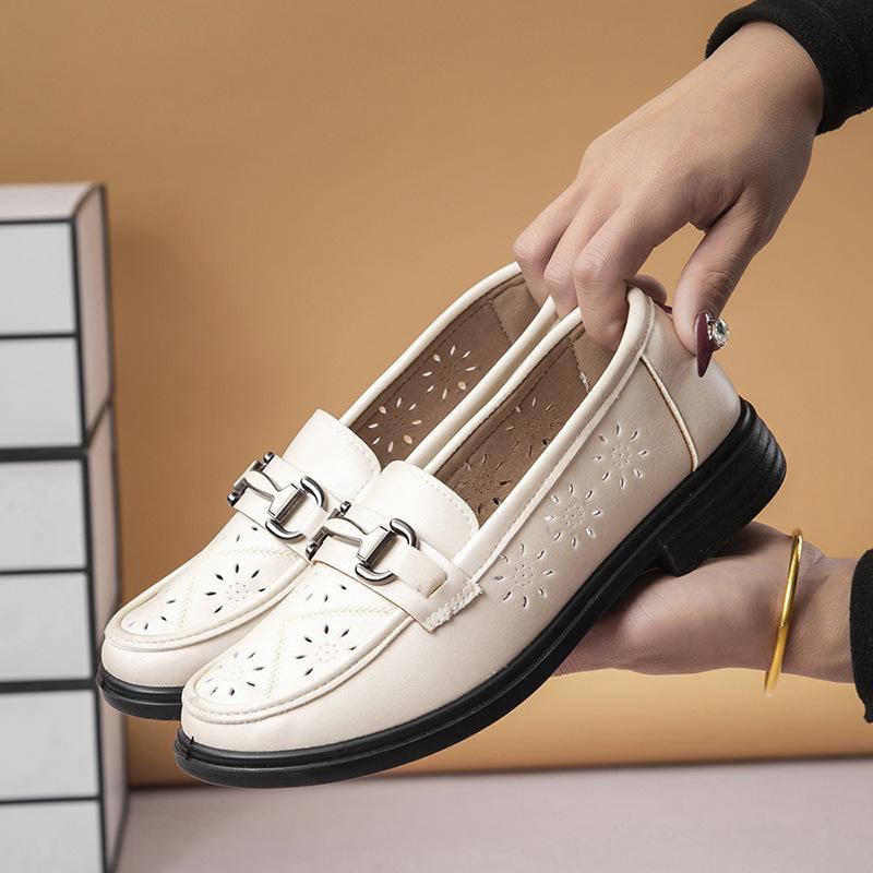 22 spring and summer flat-bottomed Doudou shoes hollow mesh holes soft sole lightweight mother