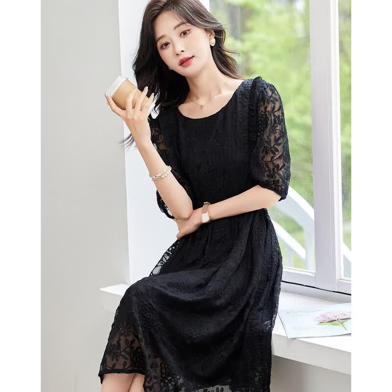 Demana Elegant Embroidered Midi Dress M