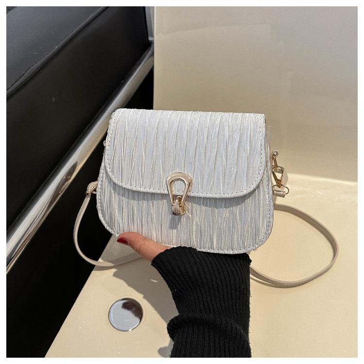 

Однотонная простая модная сумка в иностранном стиле 2024 года, начало осени, новая универсальная сумка-мессенджер в корейском стиле, маленькая квадратная сумка через плечо белый