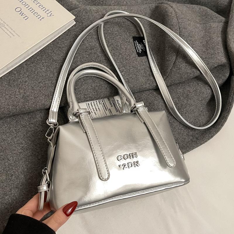 High-end foreign-style small bag women's 2025 new fashion versatile messenger bag popular portable Boston bag