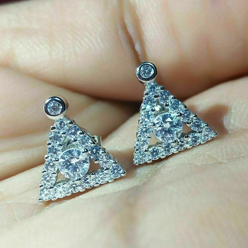 1 Pair of Fashionable Creative Inlaid Synthetic Zircon Geometric Triangle Earrings, Exquisite Synthetic Zircon Earrings