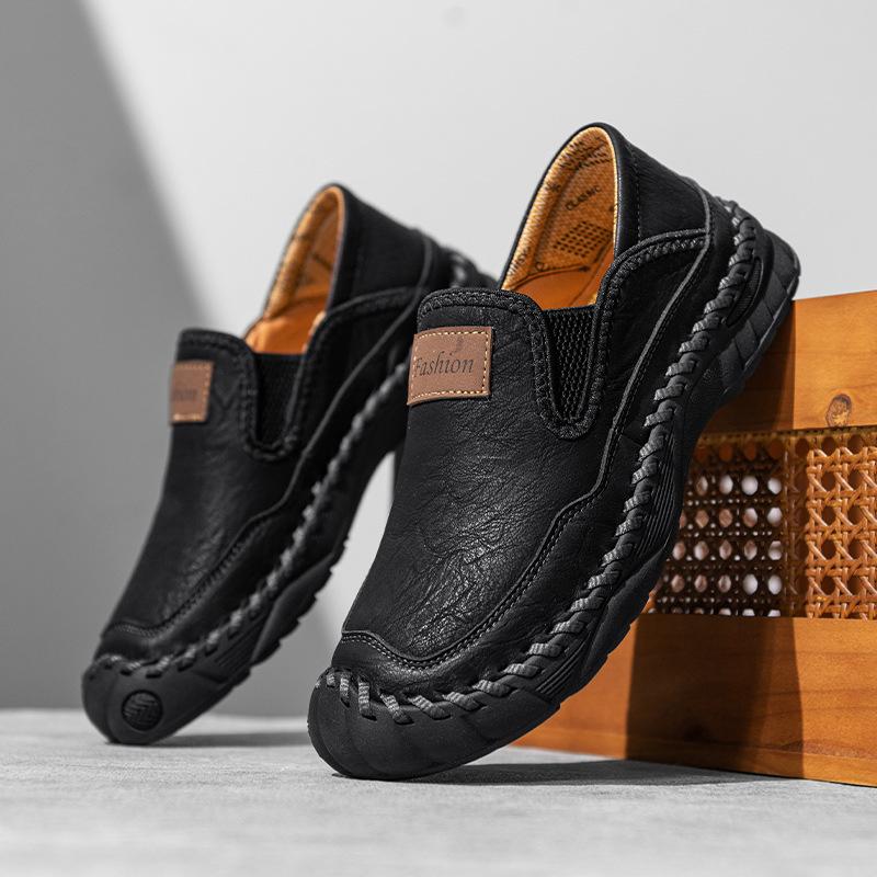 Fashion 2025 Hot Sale Outdoor Walking Shoes New Handmade Leather Men Shoes Casual Comfortable Men Loafers Slip On Leather Shoe Men Flats