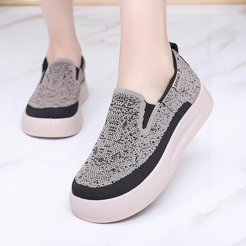 Spring and Autumn Color Matching Versatile Comfortable Cloth Shoes for Women, Lightweight Casual Shoes, Fashionable Slip-on Shoes for Women