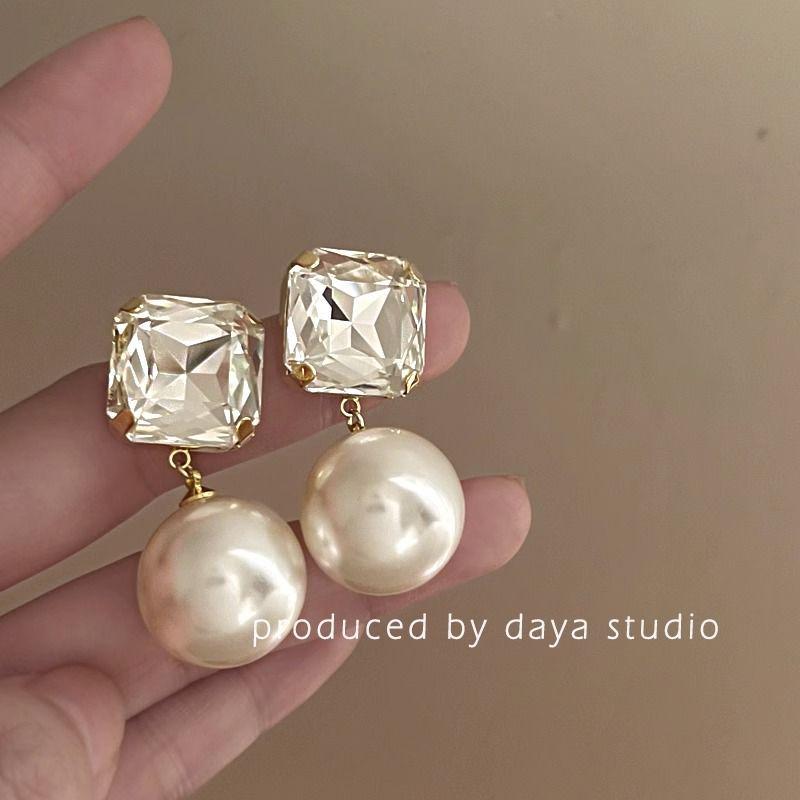 

Luxury Crystal Pearl Square Retro Earrings - Elegant French Design