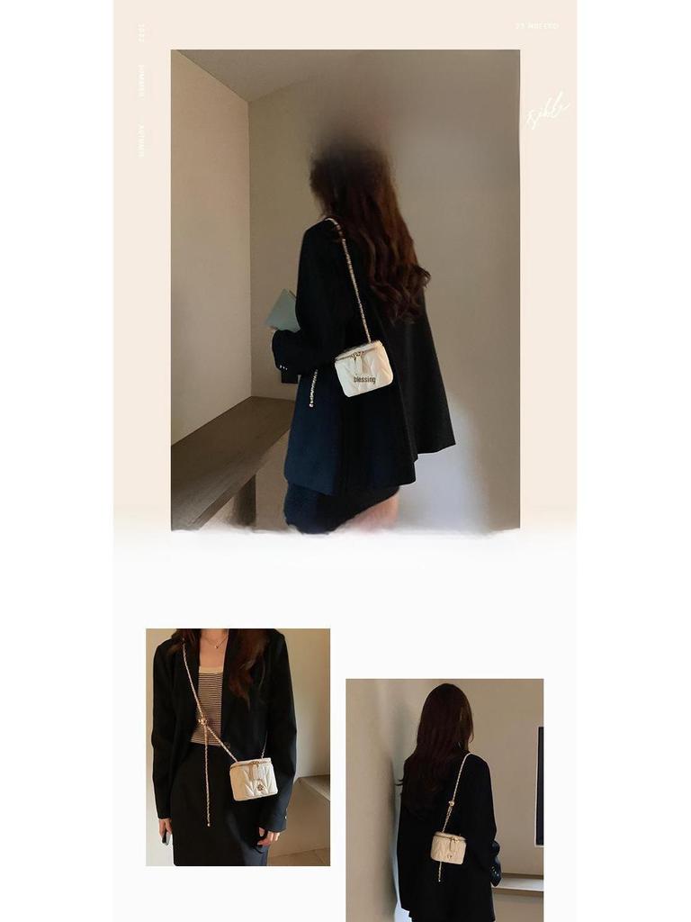 Camellia Diamond Chain Messenger Bag - Versatile, Trendy, and Casual Shoulder Bag