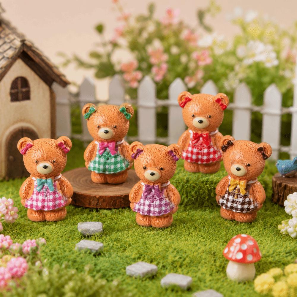 5pcs Resin Little Bear Figurine Mini Desk Bear Decorations Cute Apron Bear Decorations Desktop Use