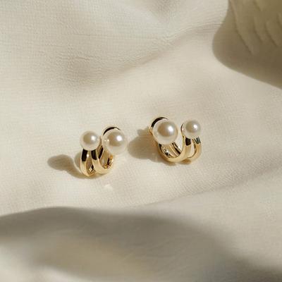 New Elegant Pearl Earrings Women's Fashion Design Sensual French Luxury Experience Earrings New Hot Selling Season Mode